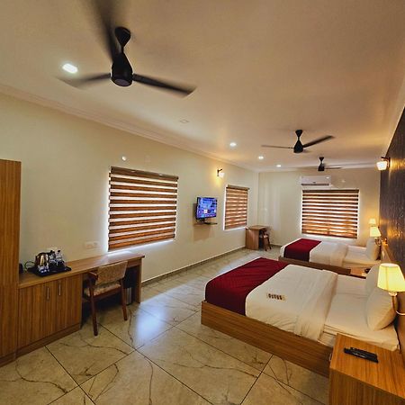 Esaa Airport Hotel Kochi Kültér fotó