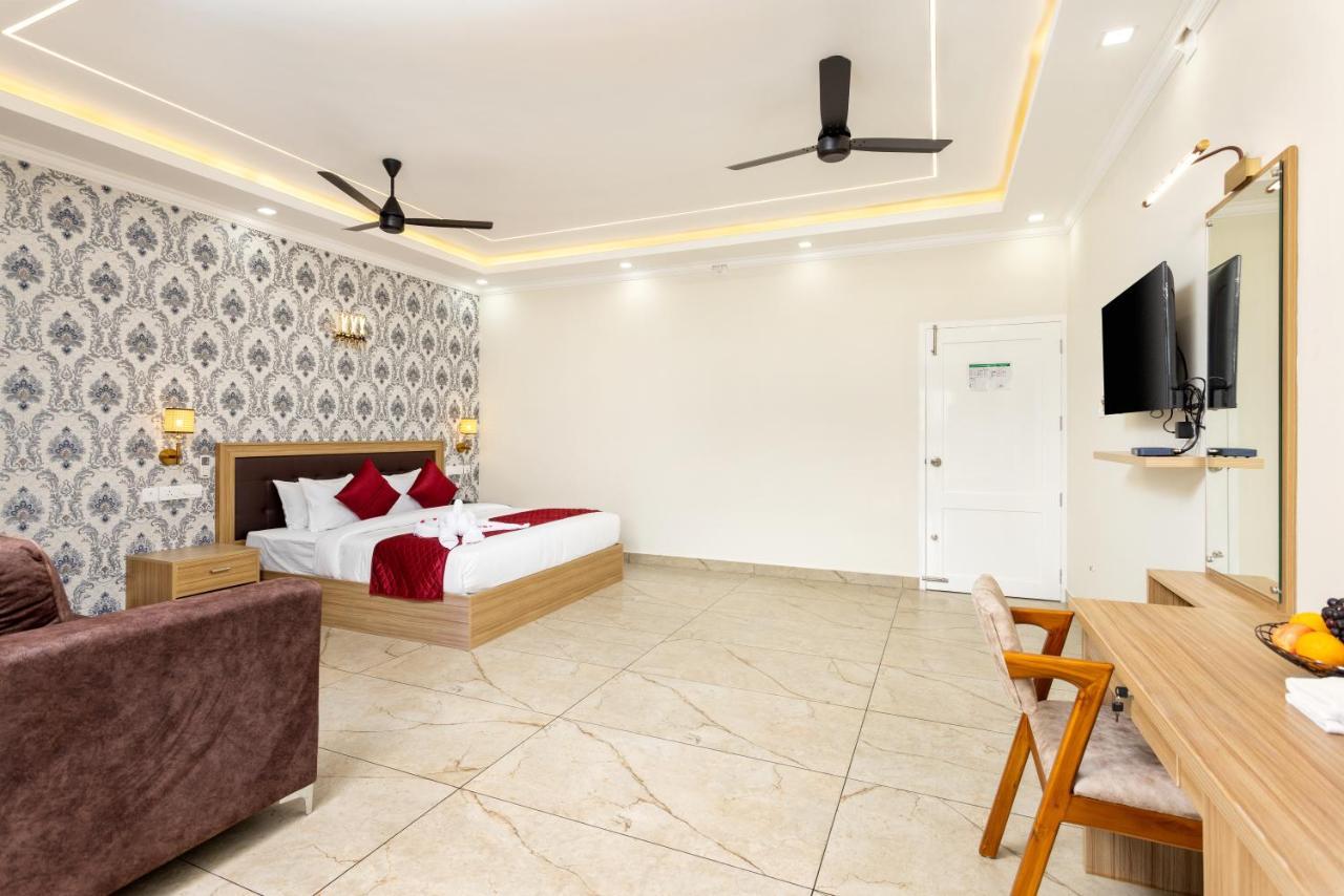Esaa Airport Hotel Kochi Kültér fotó