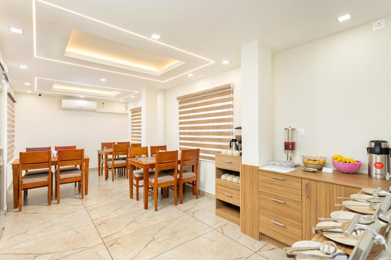 Esaa Airport Hotel Kochi Kültér fotó