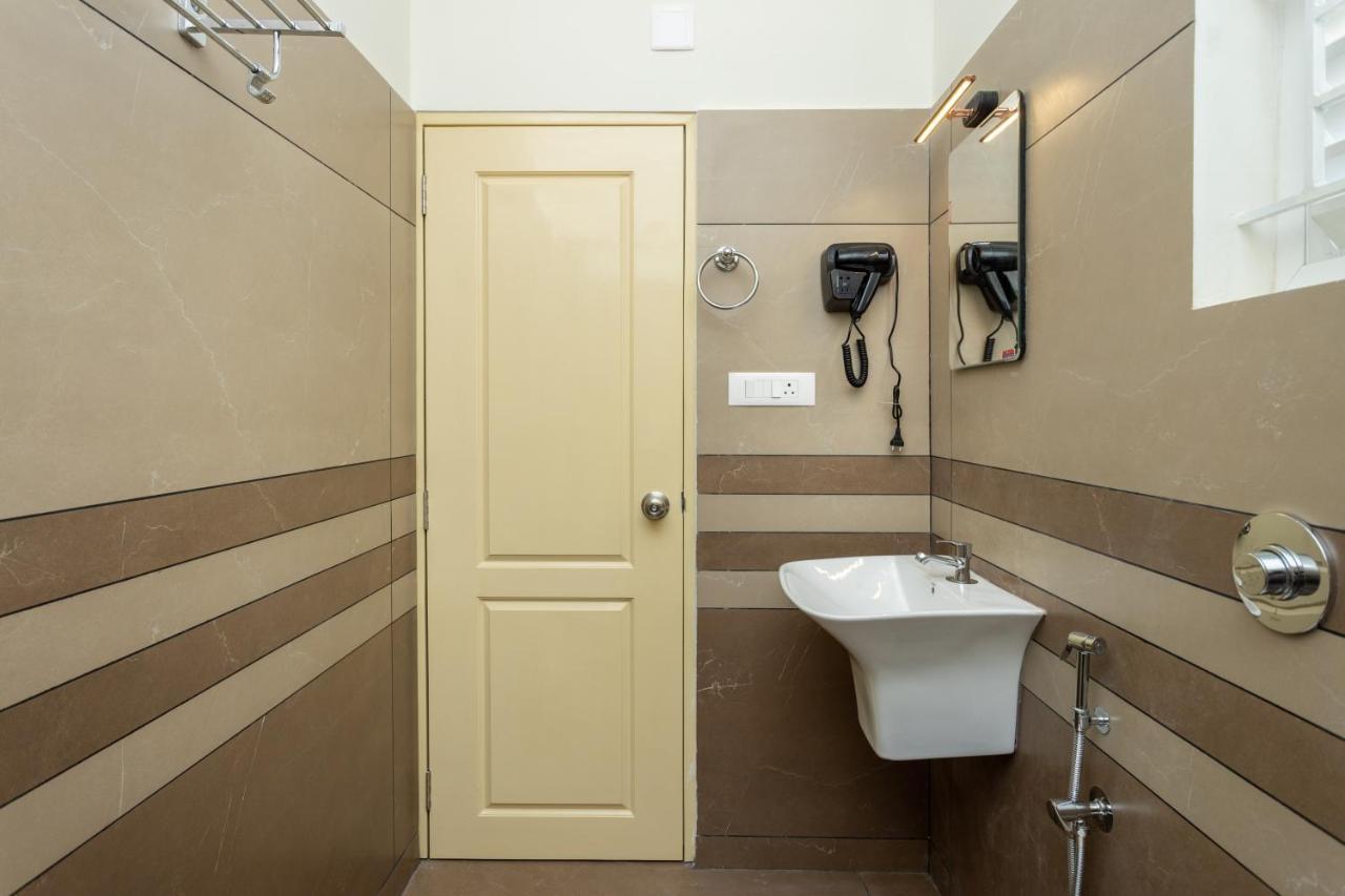 Esaa Airport Hotel Kochi Kültér fotó