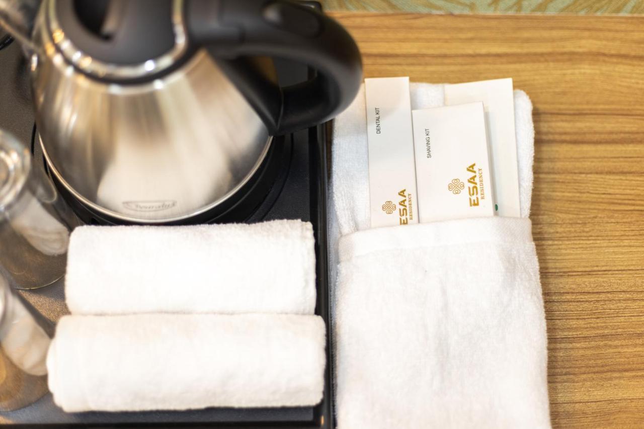Esaa Airport Hotel Kochi Kültér fotó