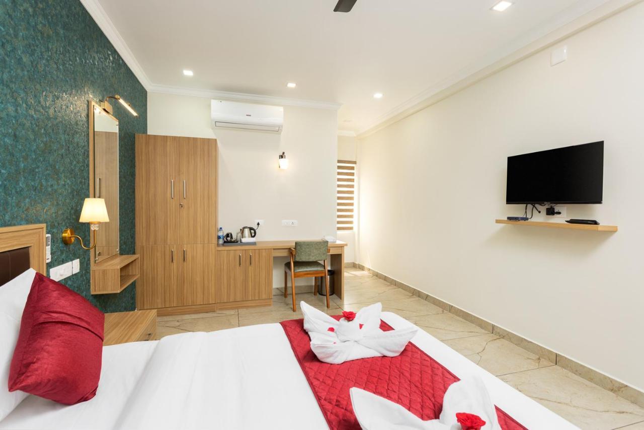 Esaa Airport Hotel Kochi Kültér fotó