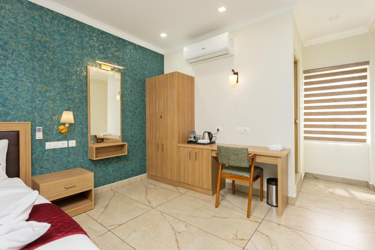 Esaa Airport Hotel Kochi Kültér fotó