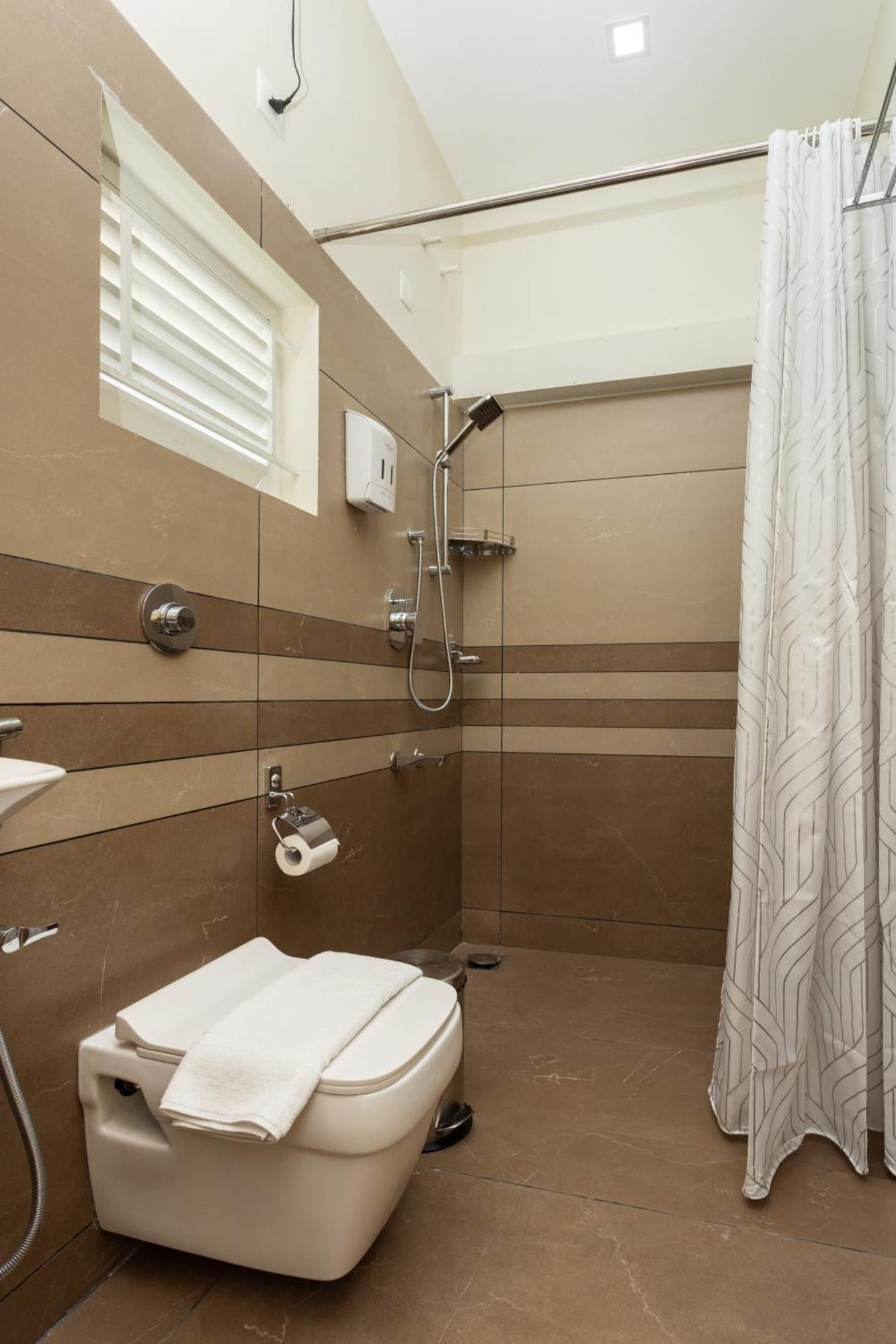 Esaa Airport Hotel Kochi Kültér fotó